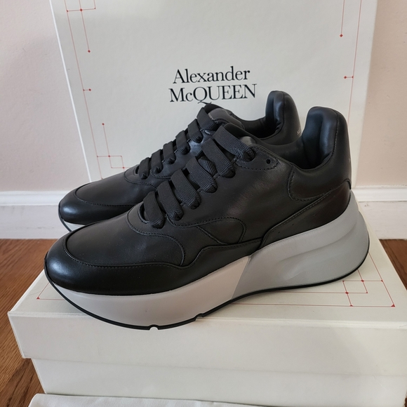 Alexander McQueen Black Men's Sneakers - Picture 4 of 11